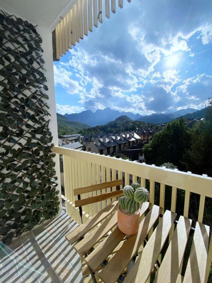 Vistas - A Pie De Pistas Y Wifi *
